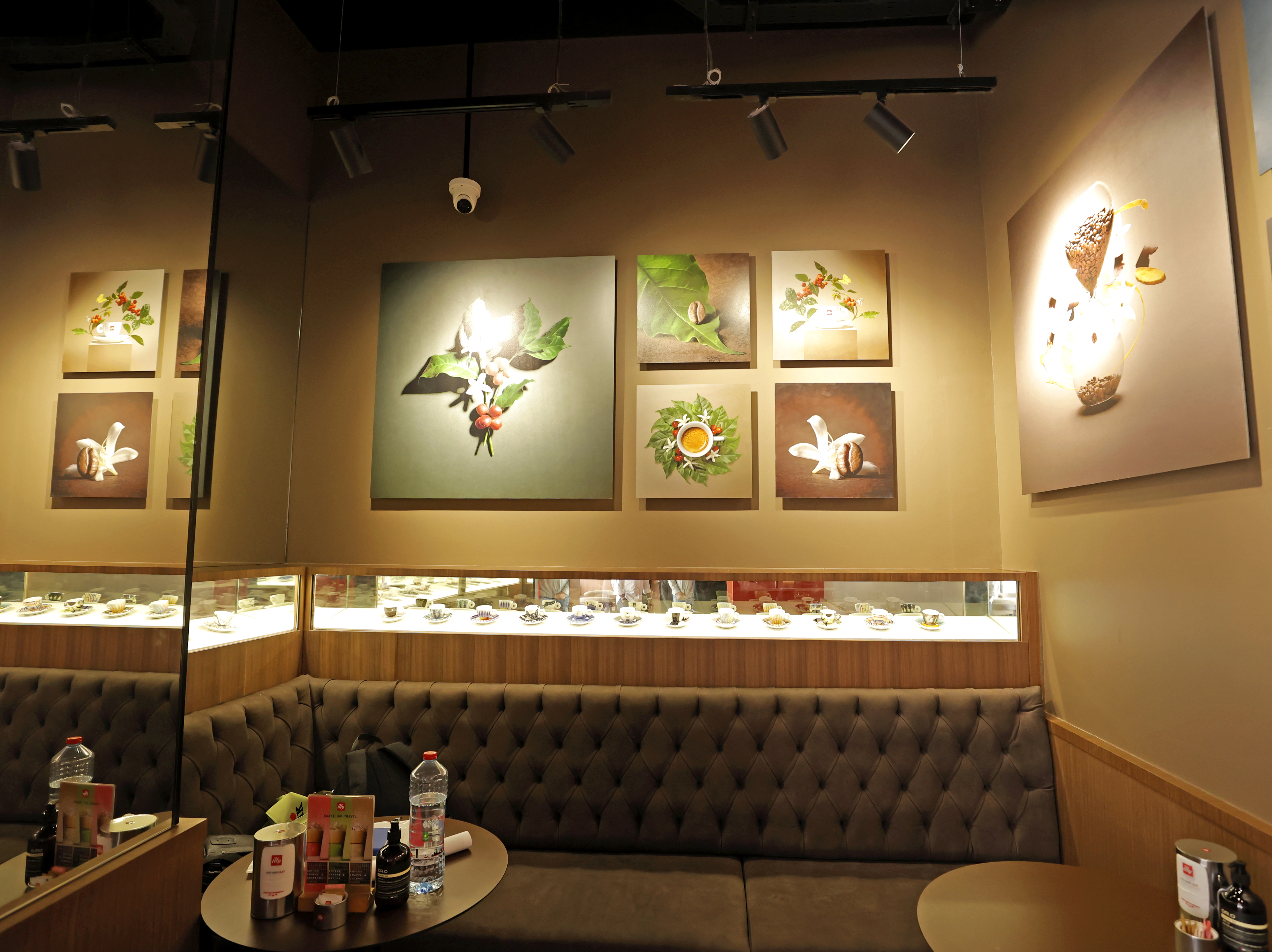 Illy gallery 1